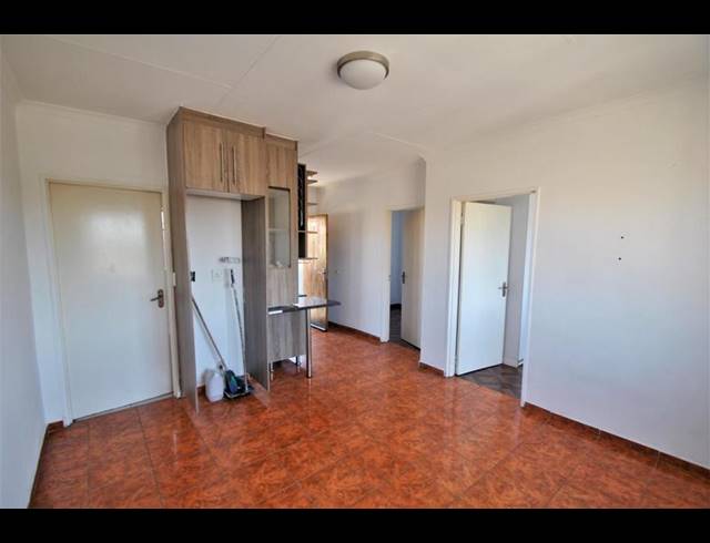 2 BEDROOM APARTMENT FOR SALE IN FLEURHOF